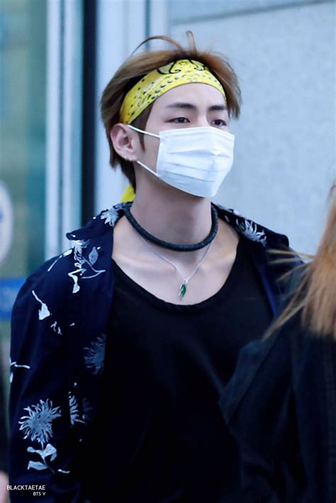 taehyung gucci necklace|bts v gucci jacket.